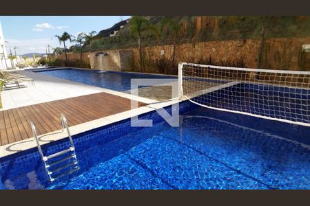 Apartamento à venda com 220m², 4 quartos e 4 vagas Apartamento à venda com 220m², 4 quartos e 4 vagasÁrea comum - Piscina