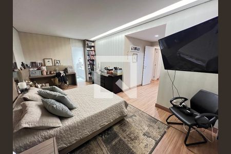Apartamento à venda com 220m², 4 quartos e 4 vagas Apartamento à venda com 220m², 4 quartos e 4 vagasSuíte master