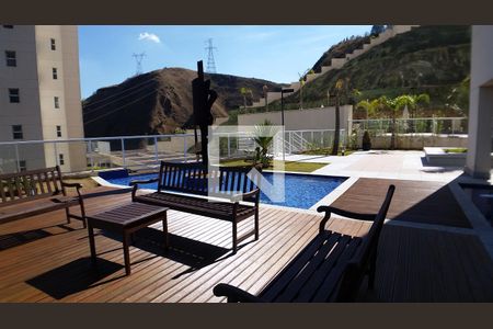 Apartamento à venda com 220m², 4 quartos e 4 vagas Apartamento à venda com 220m², 4 quartos e 4 vagasÁrea comum - Piscina