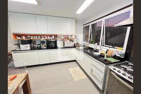 Apartamento à venda com 220m², 4 quartos e 4 vagas Apartamento à venda com 220m², 4 quartos e 4 vagasCozinha - Armários