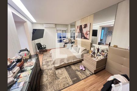 Apartamento à venda com 220m², 4 quartos e 4 vagas Apartamento à venda com 220m², 4 quartos e 4 vagasSuíte master