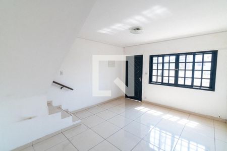 Casa à venda com 80m², 2 quartos e 2 vagasSala