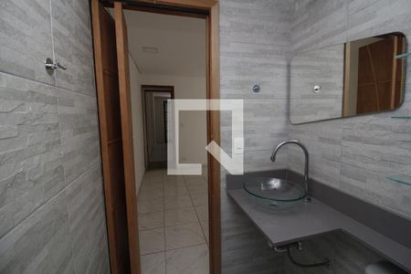 Banheiro da Suíte de casa à venda com 2 quartos, 80m² em Vila Carrão, São Paulo