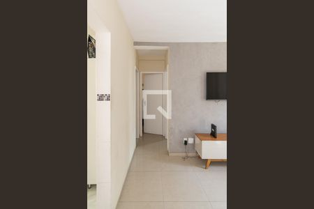 Sala de apartamento à venda com 2 quartos, 48m² em Olaria, Rio de Janeiro