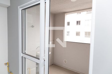 Sacada / Servico de apartamento à venda com 2 quartos, 44m² em Vila das Bandeiras, Guarulhos