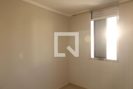 Quarto 2 de apartamento para alugar com 2 quartos, 57m² em Conjunto Residencial José Bonifácio, São Paulo