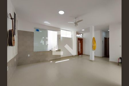 Sala de casa à venda com 4 quartos, 320m² em Vila Isabel, Rio de Janeiro