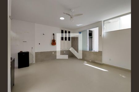 Sala de casa à venda com 4 quartos, 320m² em Vila Isabel, Rio de Janeiro