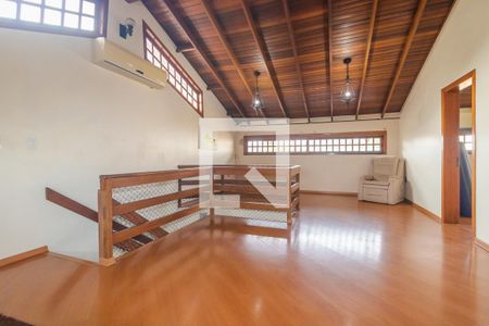 Sala do segundo andar de casa para alugar com 4 quartos, 280m² em Partenon, Porto Alegre