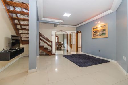 Sala de casa para alugar com 4 quartos, 280m² em Partenon, Porto Alegre