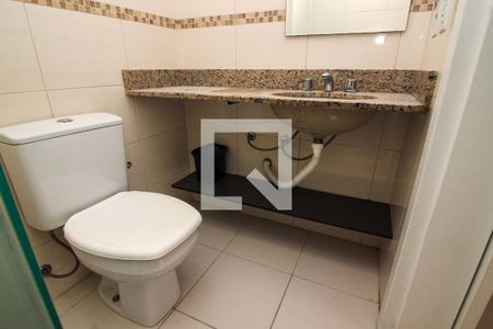 Banheiro da Suíte de apartamento para alugar com 1 quarto, 49m² em Partenon, Porto Alegre