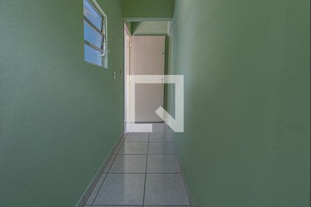 Casa à venda com 120m², 2 quartos e 2 vagas Casa à venda com 120m², 2 quartos e 2 vagasespaço intermediario entre o banheiro e o terraço_2