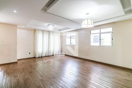 Sala  de casa de condomínio para alugar com 4 quartos, 240m² em Europa, Contagem