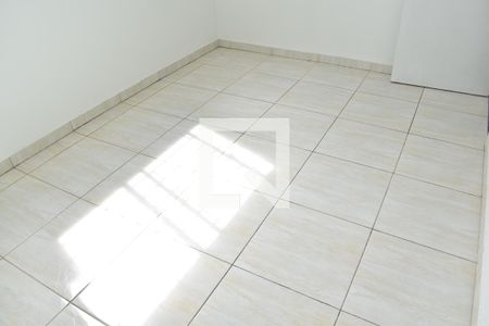 Quarto 1 de apartamento para alugar com 2 quartos, 50m² em Novo Mundo, Curitiba