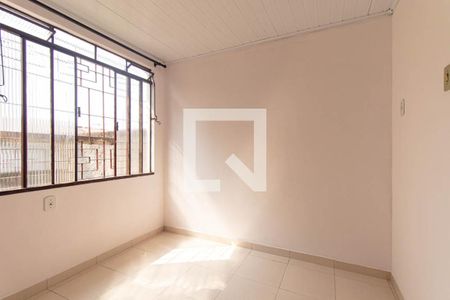 Quarto de casa para alugar com 1 quarto, 32m² em Cajuru, Curitiba