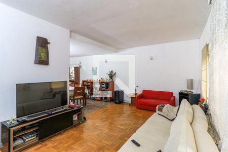 Casa à venda com 191m², 3 quartos e 2 vagasSala