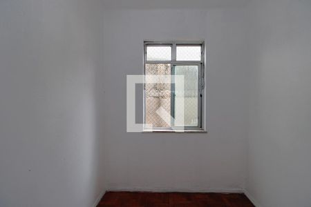 Quarto 2 de casa para alugar com 2 quartos, 60m² em Marechal Hermes, Rio de Janeiro