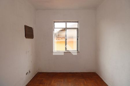 Quarto 1 de casa para alugar com 2 quartos, 60m² em Marechal Hermes, Rio de Janeiro