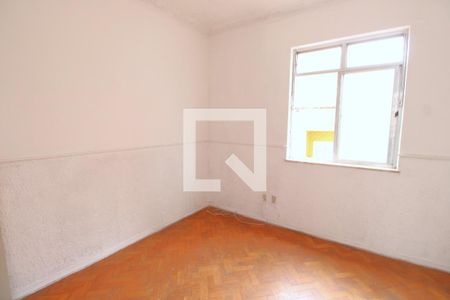 Sala de casa para alugar com 2 quartos, 60m² em Marechal Hermes, Rio de Janeiro