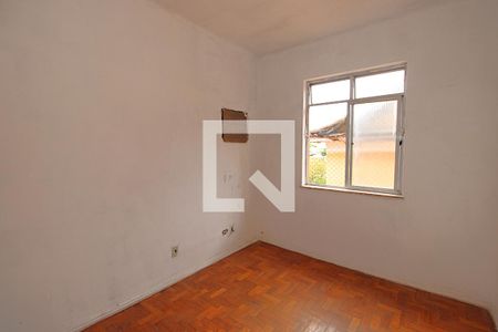 Quarto 1 de casa para alugar com 2 quartos, 60m² em Marechal Hermes, Rio de Janeiro