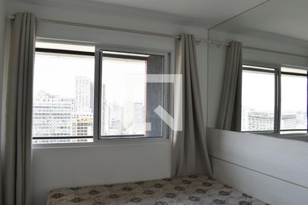 Quarto 1 de apartamento para alugar com 2 quartos, 74m² em Centro, Curitiba