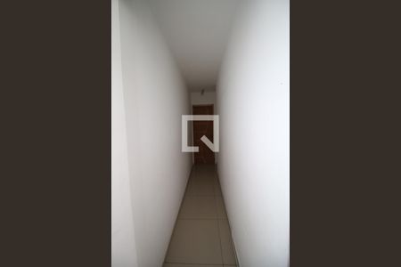 Sala - Corredor de apartamento à venda com 2 quartos, 55m² em Olaria, Rio de Janeiro