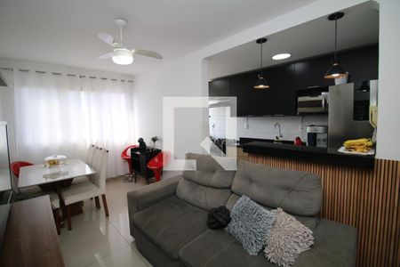 Sala de apartamento à venda com 2 quartos, 55m² em Olaria, Rio de Janeiro