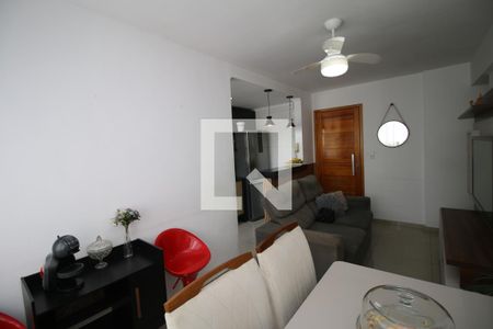 Sala de apartamento à venda com 2 quartos, 55m² em Olaria, Rio de Janeiro