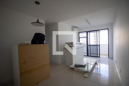 Sala de apartamento para alugar com 3 quartos, 72m² em Barra da Tijuca, Rio de Janeiro