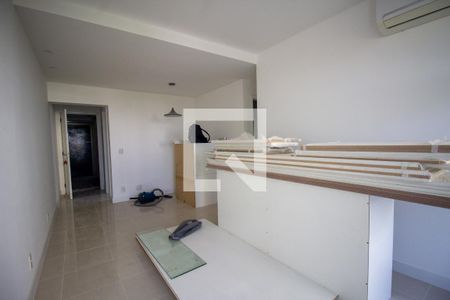 Sala de apartamento para alugar com 3 quartos, 72m² em Barra da Tijuca, Rio de Janeiro