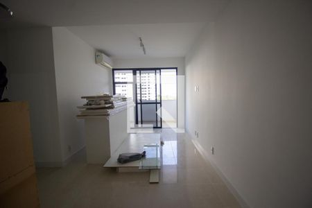 Sala de apartamento para alugar com 3 quartos, 72m² em Barra da Tijuca, Rio de Janeiro