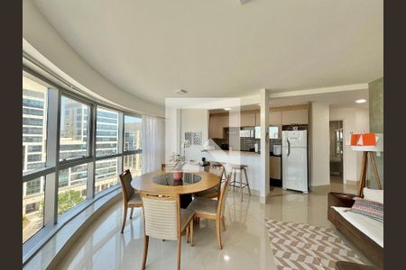 Sala de apartamento para alugar com 2 quartos, 70m² em Barra Olímpica, Rio de Janeiro