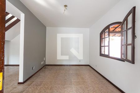 Sala de casa para alugar com 5 quartos, 179m² em Itaipu, Niterói