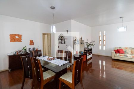 Sala  de casa à venda com 4 quartos, 220m² em Itapoã, Belo Horizonte