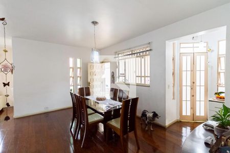 Sala  de casa à venda com 4 quartos, 220m² em Itapoã, Belo Horizonte