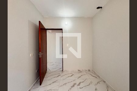 Quarto 1 de apartamento para alugar com 2 quartos, 40m² em Jardim Rina, Santo André