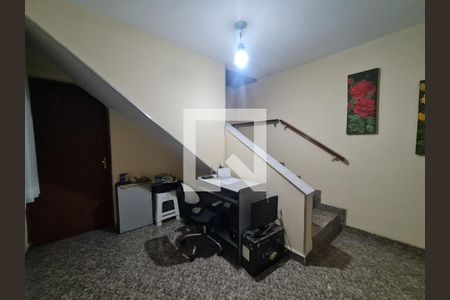 Casa à venda com 150m², 4 quartos e 1 vaga Casa à venda com 150m², 4 quartos e 1 vagaEscritório