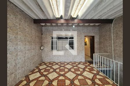 Casa à venda com 150m², 4 quartos e 1 vaga Casa à venda com 150m², 4 quartos e 1 vagaGaragem