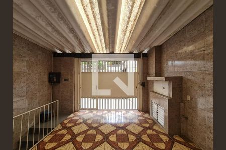 Casa à venda com 150m², 4 quartos e 1 vaga Casa à venda com 150m², 4 quartos e 1 vagaGaragem