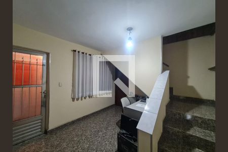 Casa à venda com 150m², 4 quartos e 1 vaga Casa à venda com 150m², 4 quartos e 1 vagaEscritório