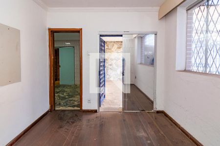 Sala 1 de casa à venda com 2 quartos, 227m² em Carlos Prates, Belo Horizonte