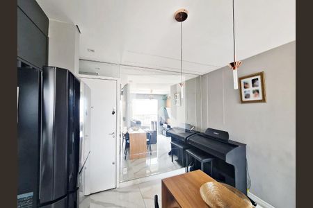 Sala  de apartamento à venda com 2 quartos, 42m² em Sanatorio Pe Bento, Guarulhos