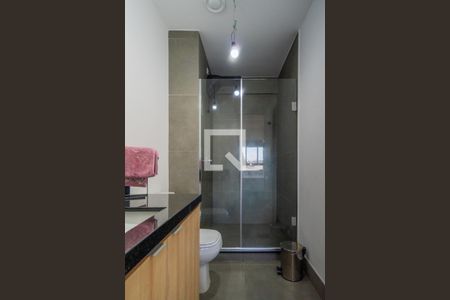 Banheiro de apartamento à venda com 1 quarto, 37m² em Teresópolis, Porto Alegre