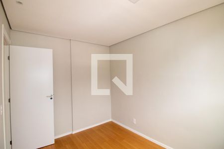 Quarto 1 de apartamento para alugar com 2 quartos, 45m² em Camorim, Rio de Janeiro