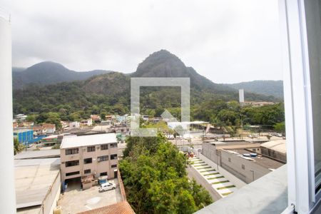 Quarto 1 Vista de apartamento para alugar com 2 quartos, 45m² em Camorim, Rio de Janeiro