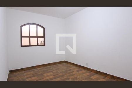 Quarto 2 de casa para alugar com 2 quartos, 80m² em Jardim Ivone, São Paulo