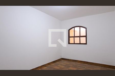 Quarto 2 de casa para alugar com 2 quartos, 80m² em Jardim Ivone, São Paulo