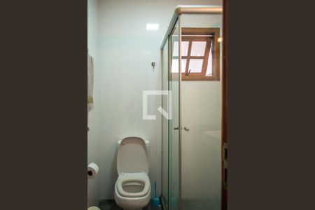 Banheiro  de casa de condomínio à venda com 1 quarto, 32m² em Guarujá, Porto Alegre