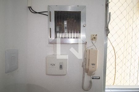 Hall de entrada - interfone e painel de luz de apartamento para alugar com 1 quarto, 75m² em Copacabana, Rio de Janeiro