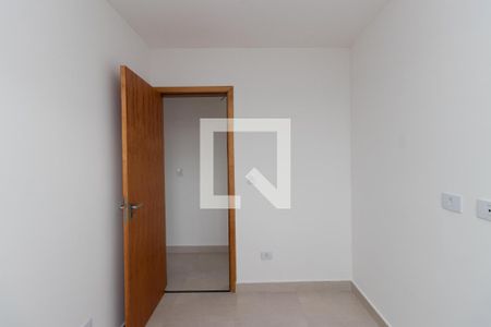 Quarto 1 de apartamento para alugar com 2 quartos, 32m² em Vila Nivi, São Paulo